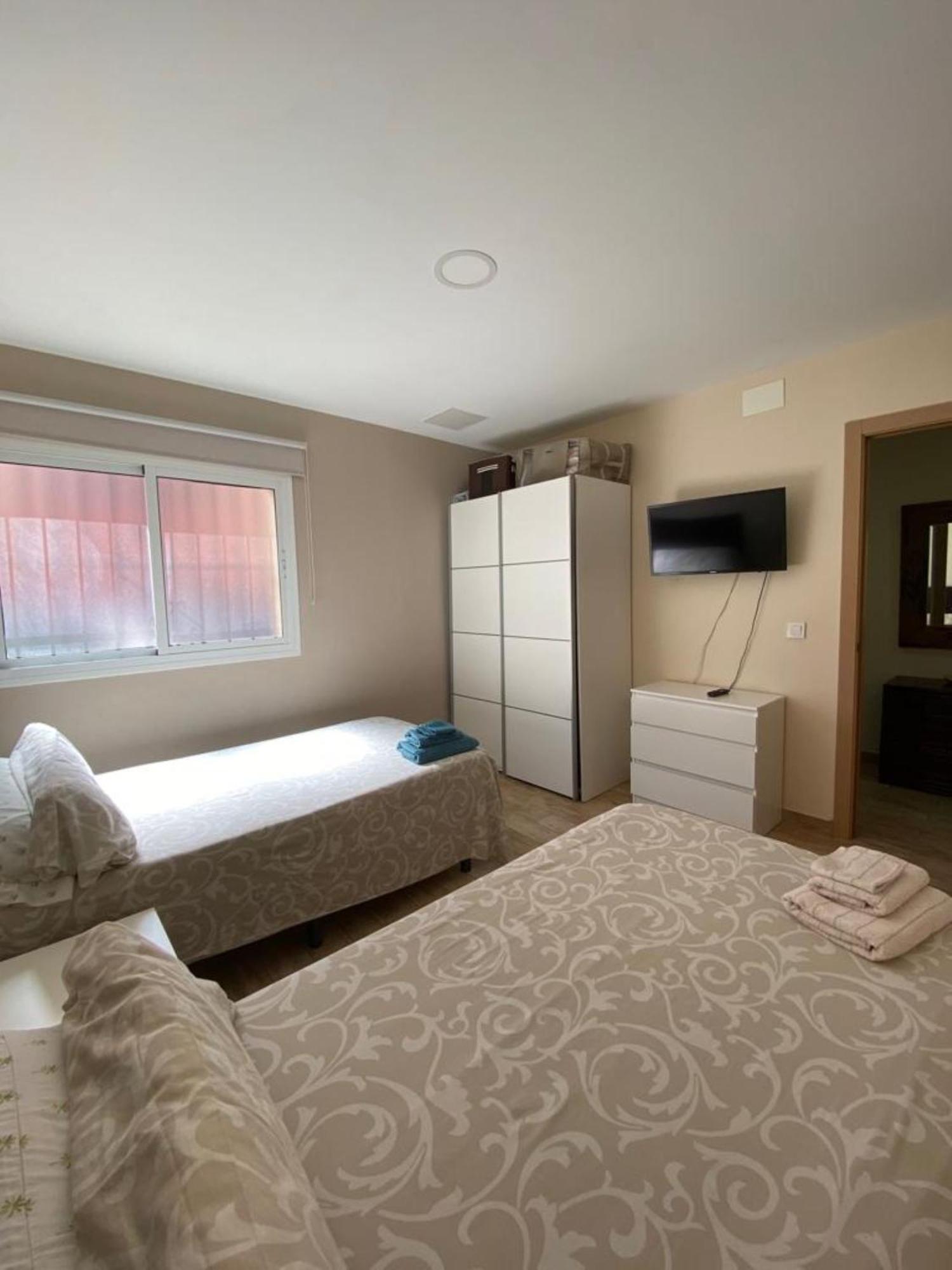 אלגסירס Apartamentos Albeniz מראה חיצוני תמונה